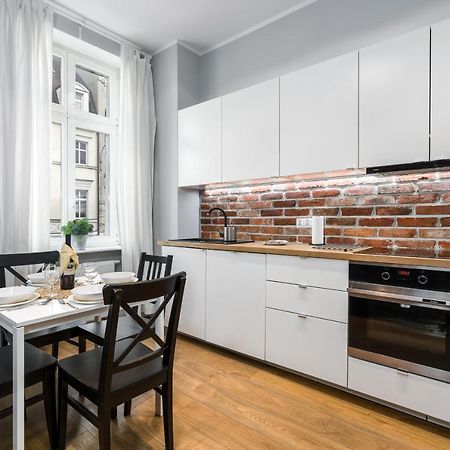 Old Town Apartment Garbary By Noclegi Renters Познан Екстериор снимка