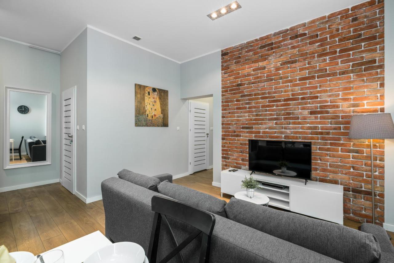 Old Town Apartment Garbary By Noclegi Renters Познан Екстериор снимка