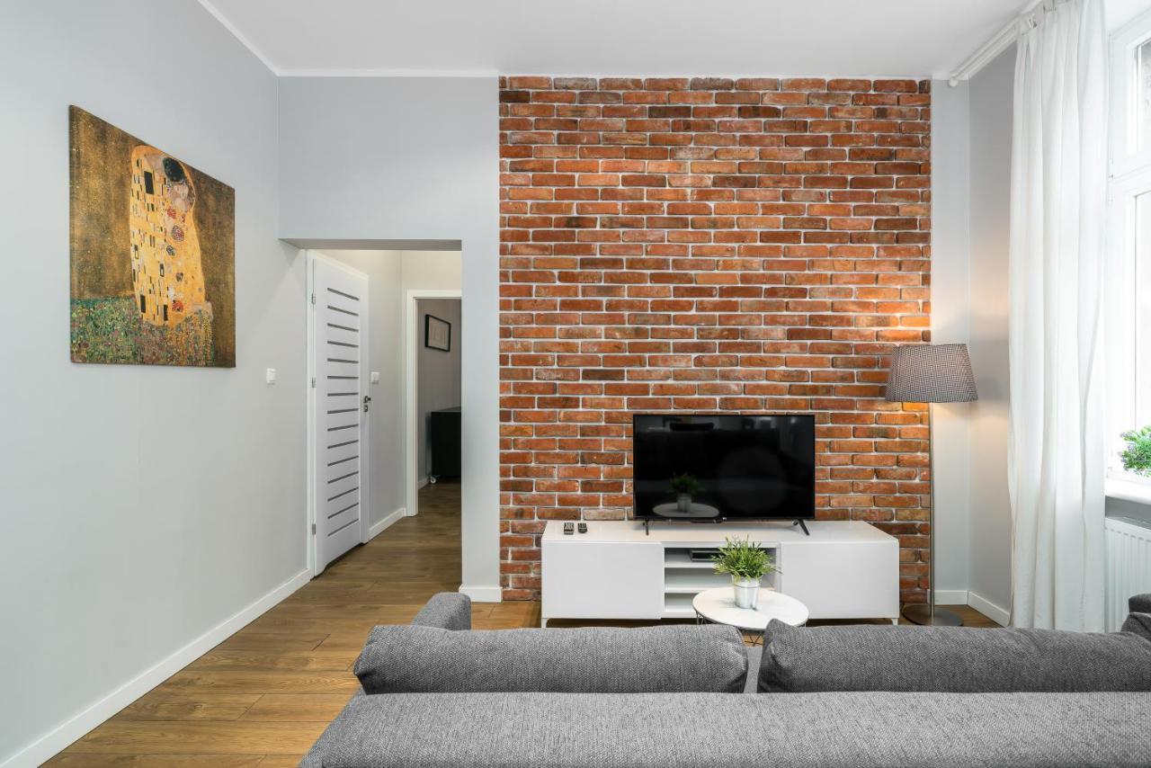 Old Town Apartment Garbary By Noclegi Renters Познан Екстериор снимка