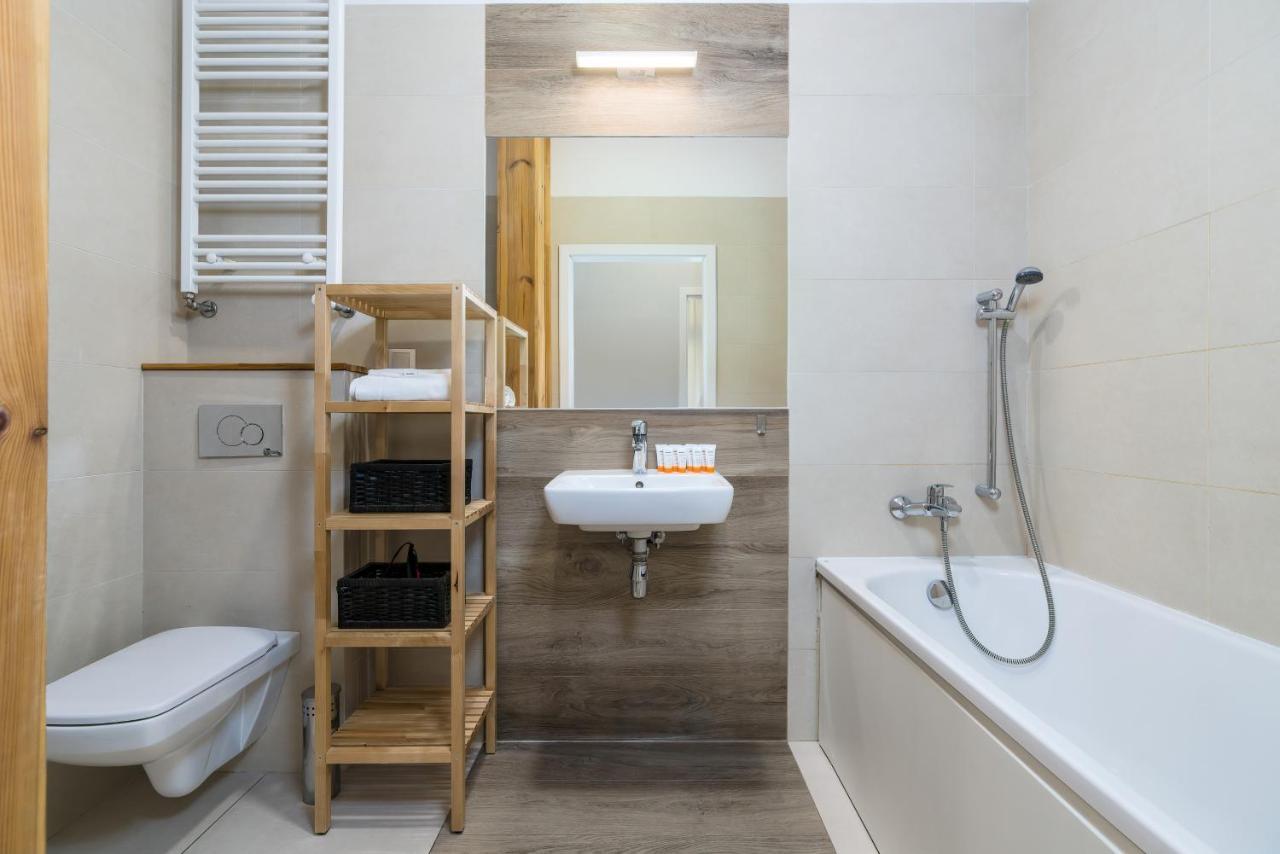 Old Town Apartment Garbary By Noclegi Renters Познан Екстериор снимка